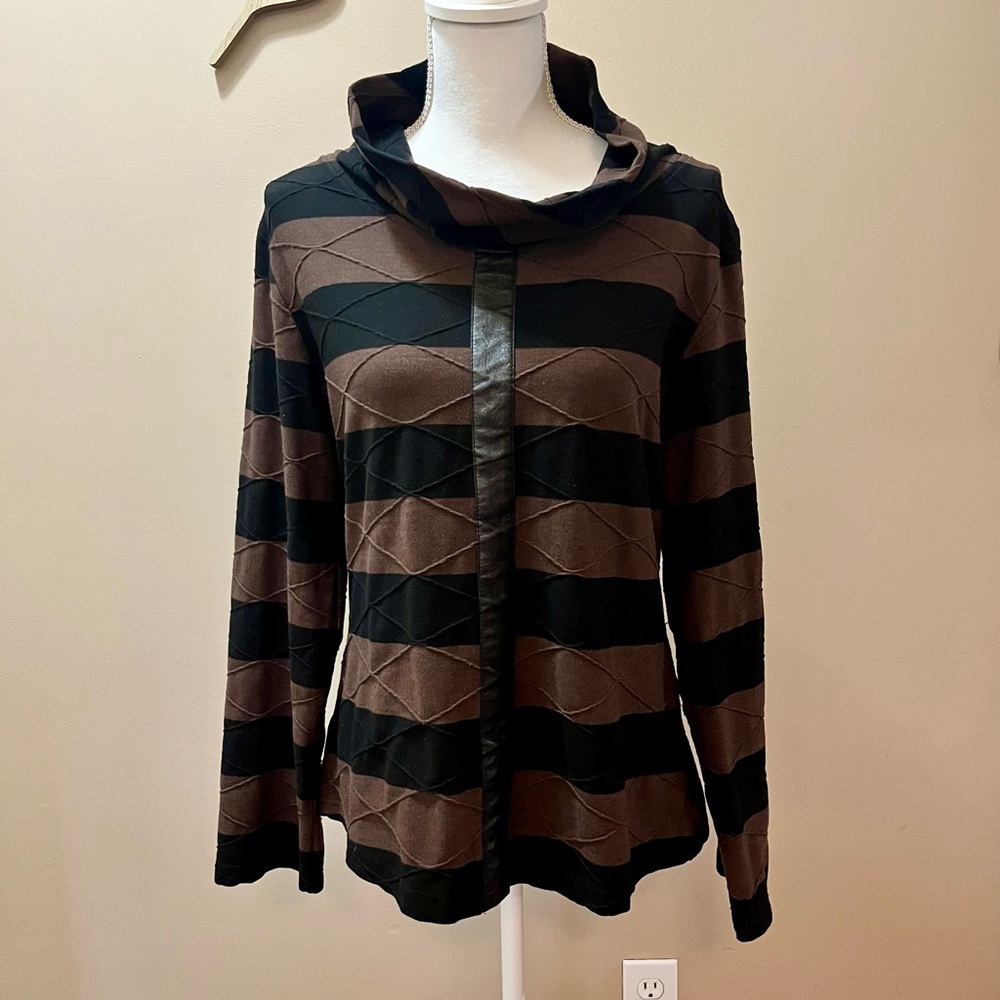 Z&B Women’s Unique Striped Long Sleeve Top Size Medium